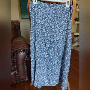 Floral slit skirt, size small